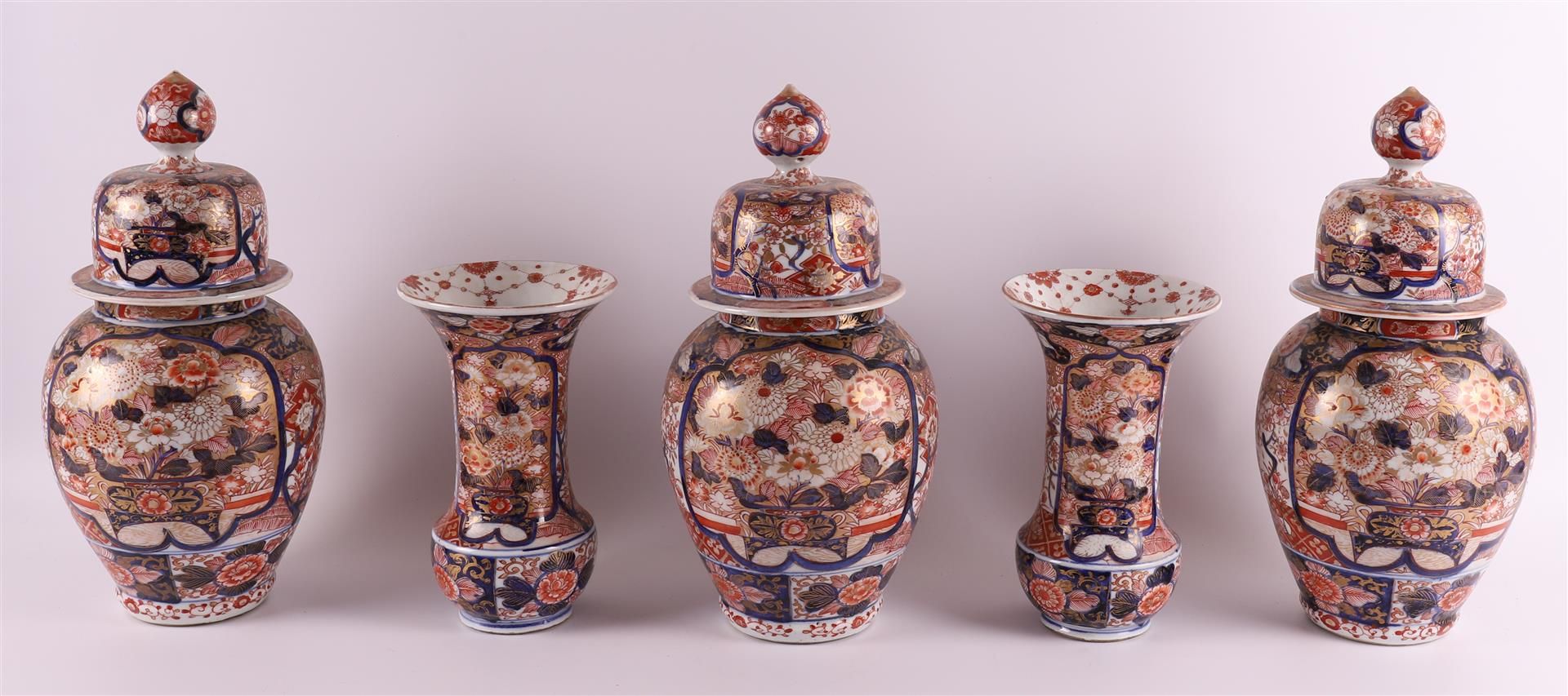 A five-piece porcelain Imari cabinet set, consisting of: three lidded vases and two vases with - Image 2 of 17
