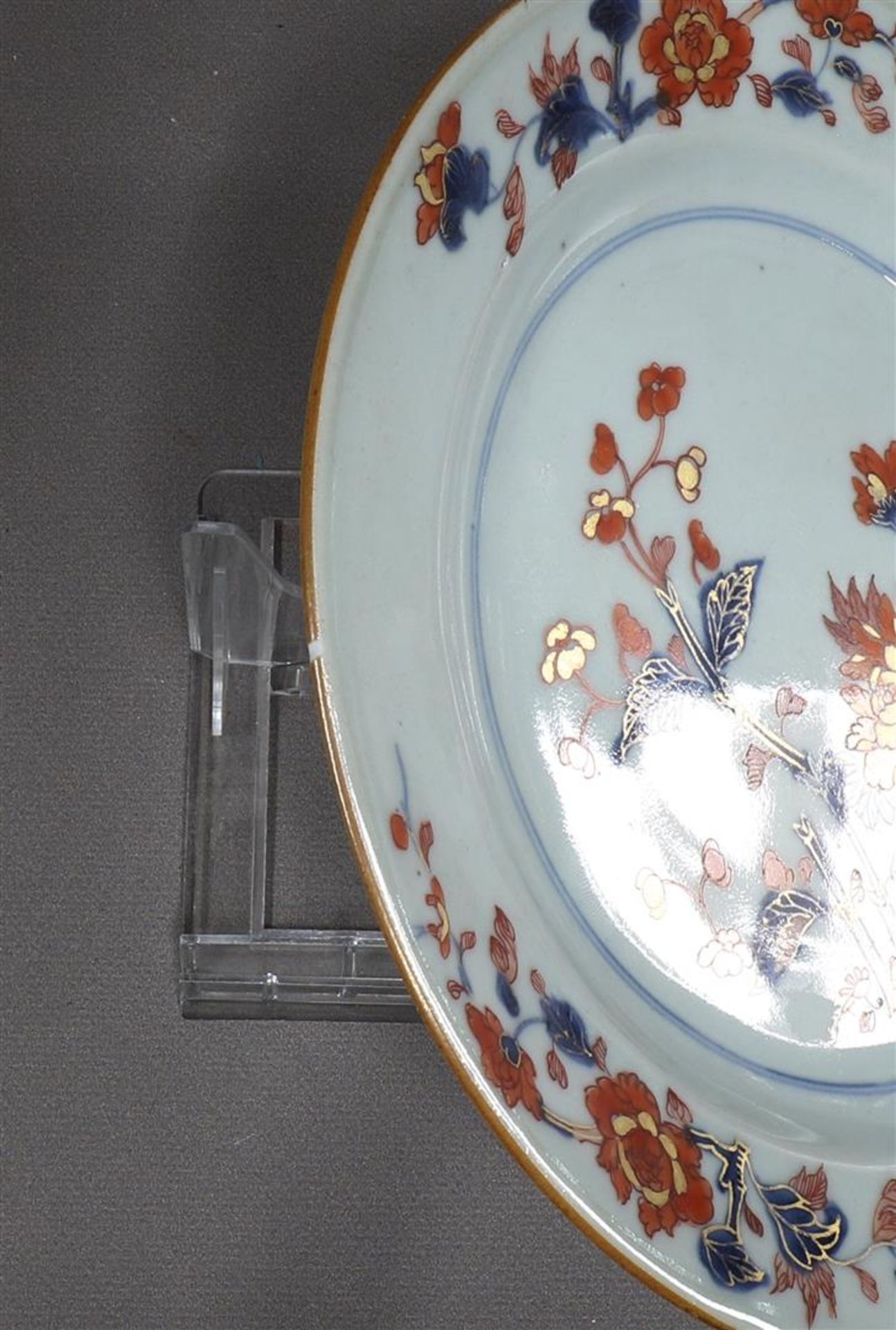 A series of six porcelain Chinese Imari plates, China, Qianlong 18th century. Blue, red, partly gold - Image 8 of 16