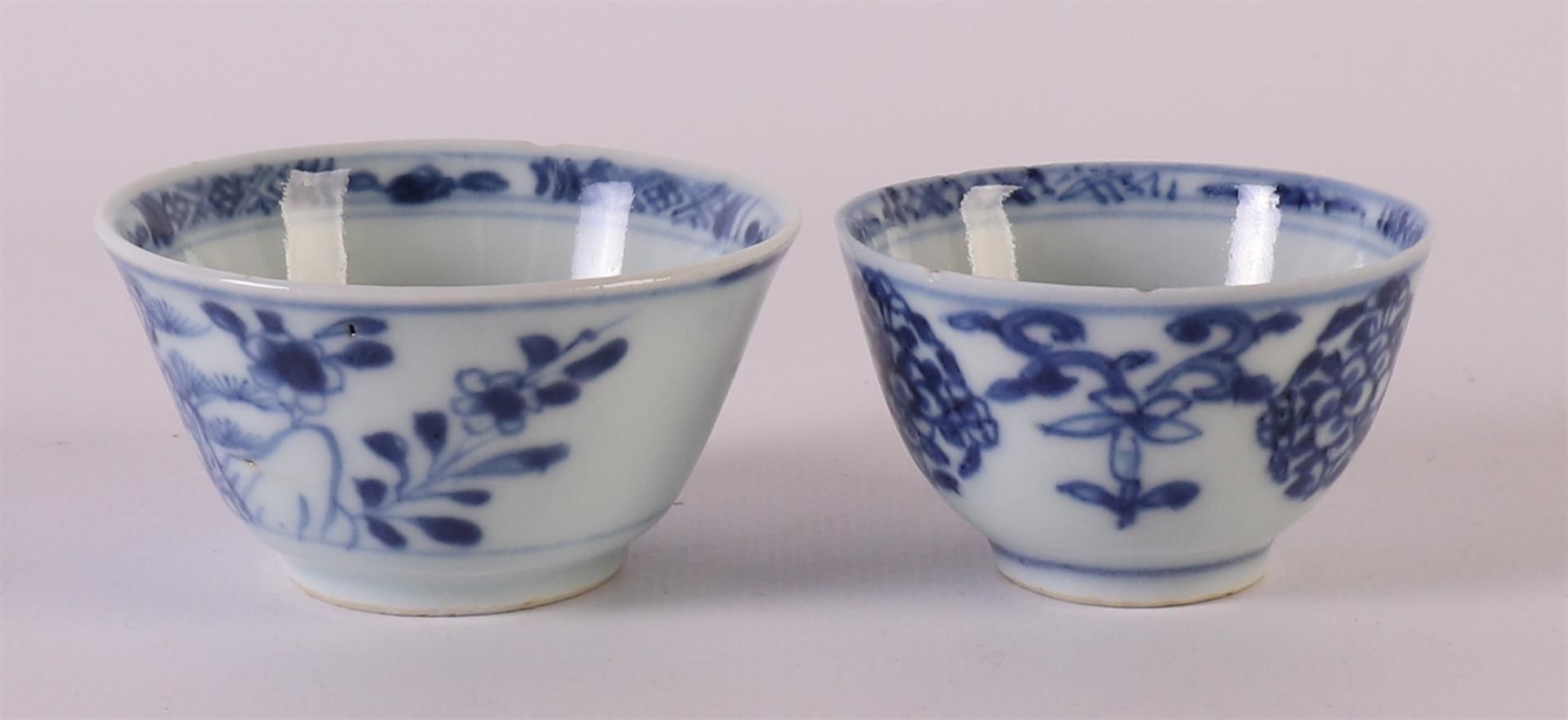 A lot of various Chinese blue/white porcelain, China 18th century, to. 6x. - Bild 7 aus 10