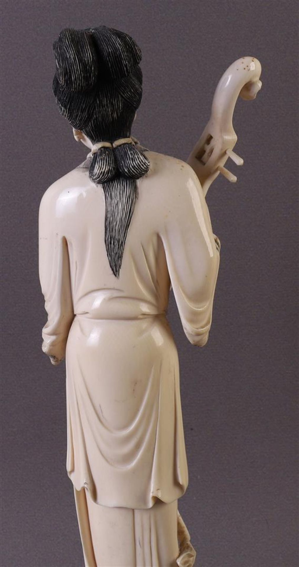 A carved ivory Guanyin, so-called immortal 'He / Please note: This lot contains ivory and is - Image 7 of 8