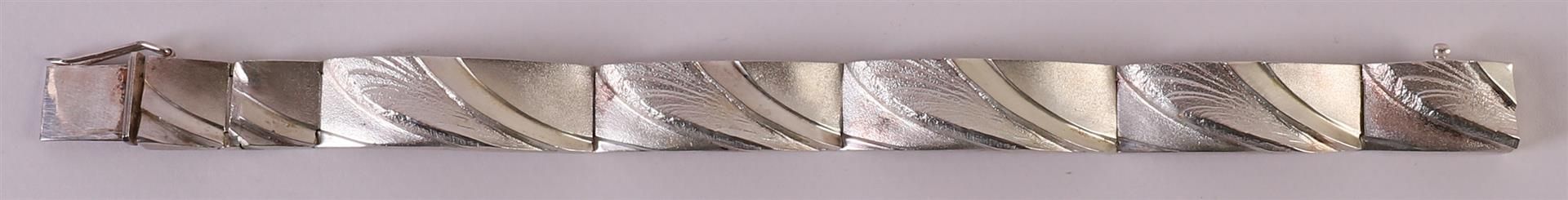 A 1st grade 925/1000 silver vintage design bracelet "MJH Matti J.Hyvärinen Finnland", marked ' - Image 2 of 3