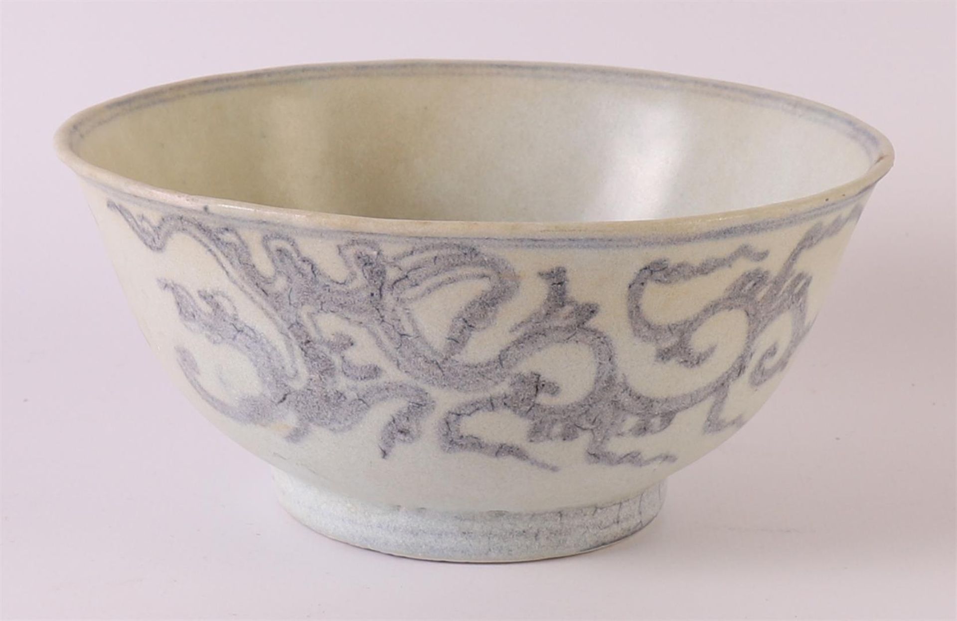 A blue/white porcelain bowl on stand ring, China, Diana Cargo, around 1800. Blue underglaze decor of - Bild 3 aus 6