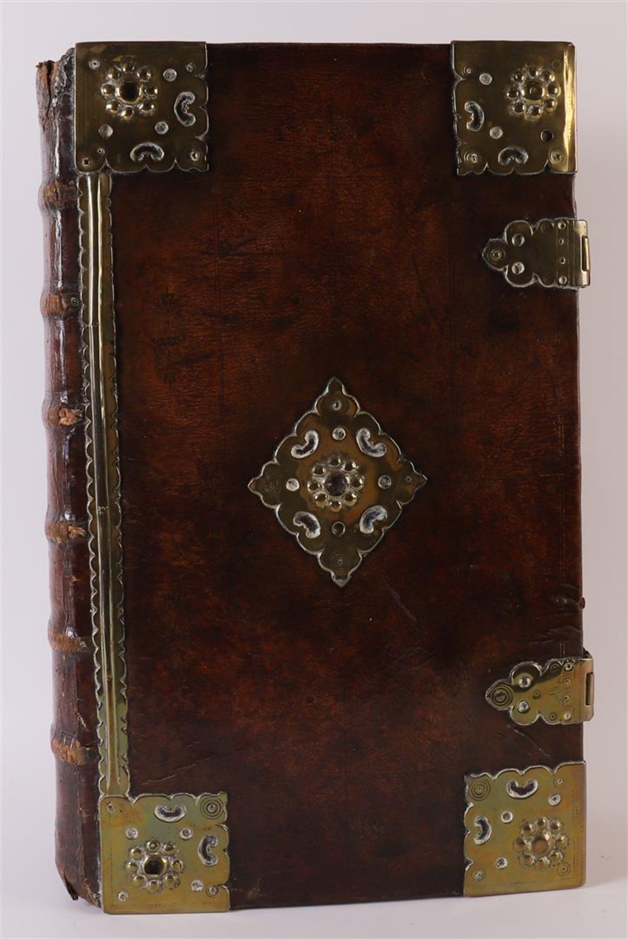 A State Bible in original brown leather binding with brass fittings and clasps, heirs Paulus Aertsz. - Image 2 of 12