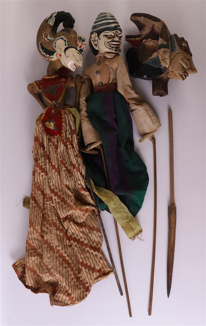 A lot of various wayang golèk dolls, Indonesia, 20th century, to. 11x.