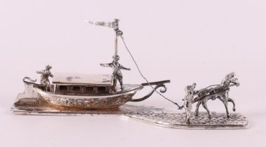 Etagere silver. A second grade 835/1000 silver barge towed by a ship hunter, year letter 1970.