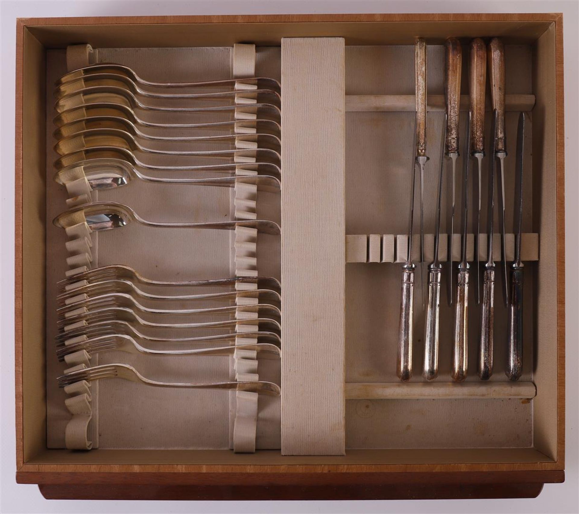 A silver-plated Keltum cutlery in cassette, 20th century. - Image 3 of 5