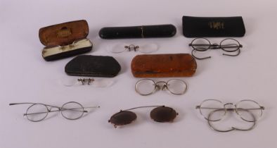 A lot of various glasses, including the 1st half of the 20th century, up to. 7x.