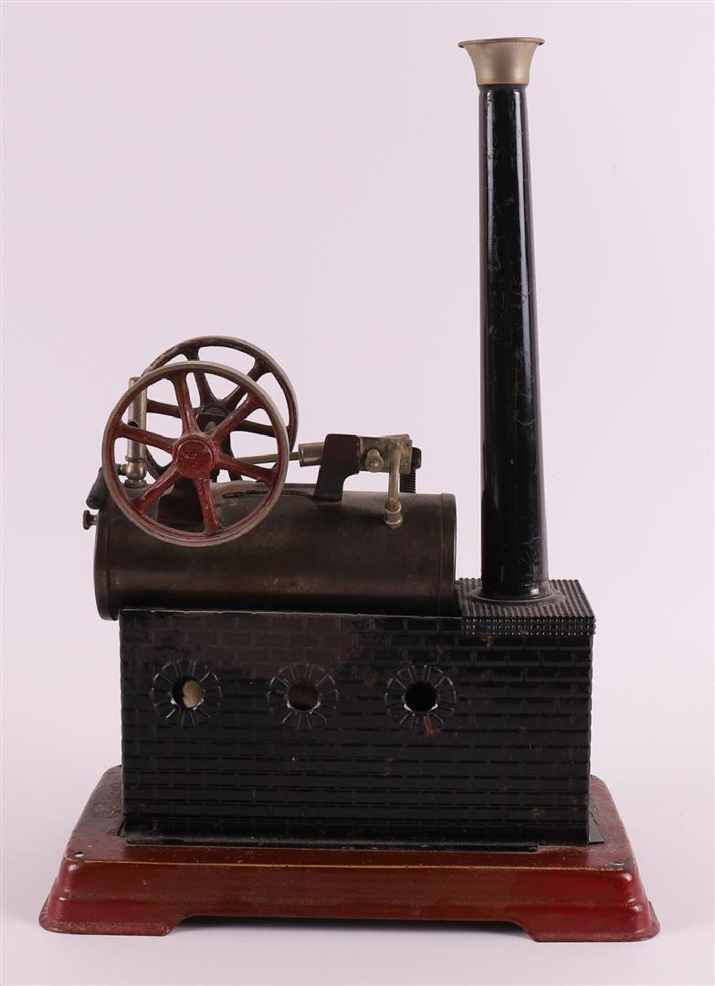 A tin steam engine, 1st half of the 20th century, h 29 x l 20 x w 11.5 cm. . - Image 2 of 6