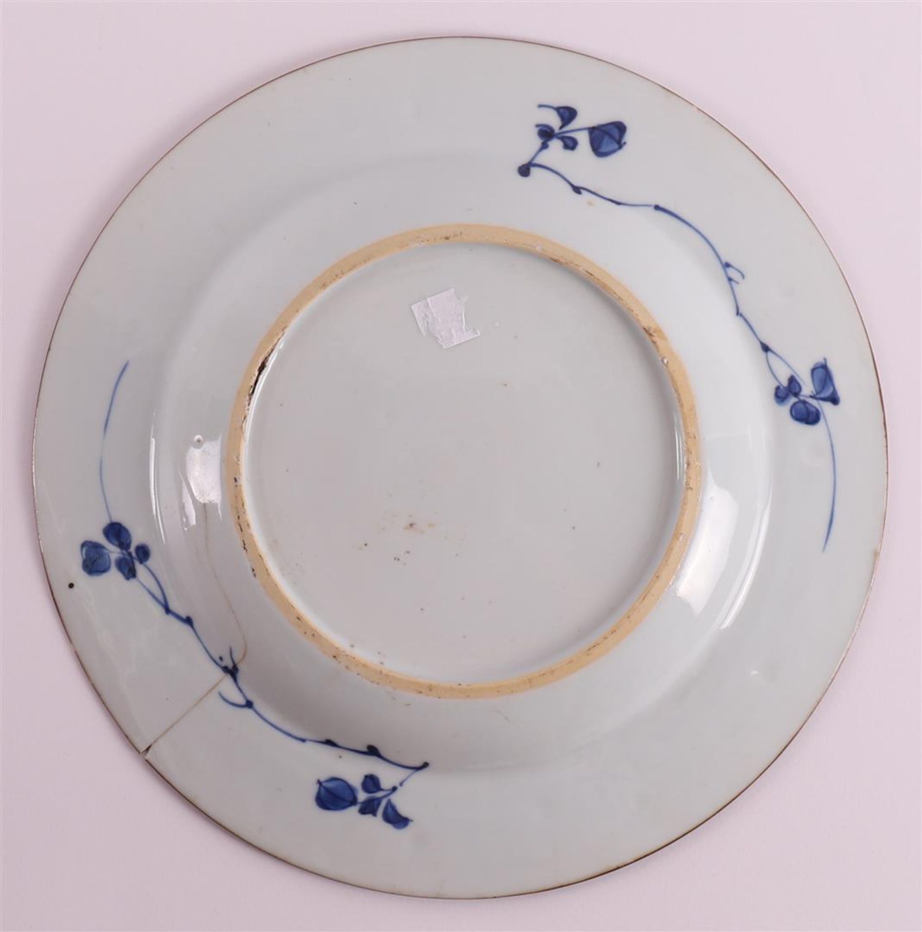 Three various blue/white porcelain plates, China, Qianlong 18th century. Blue underglaze floral - Image 7 of 8