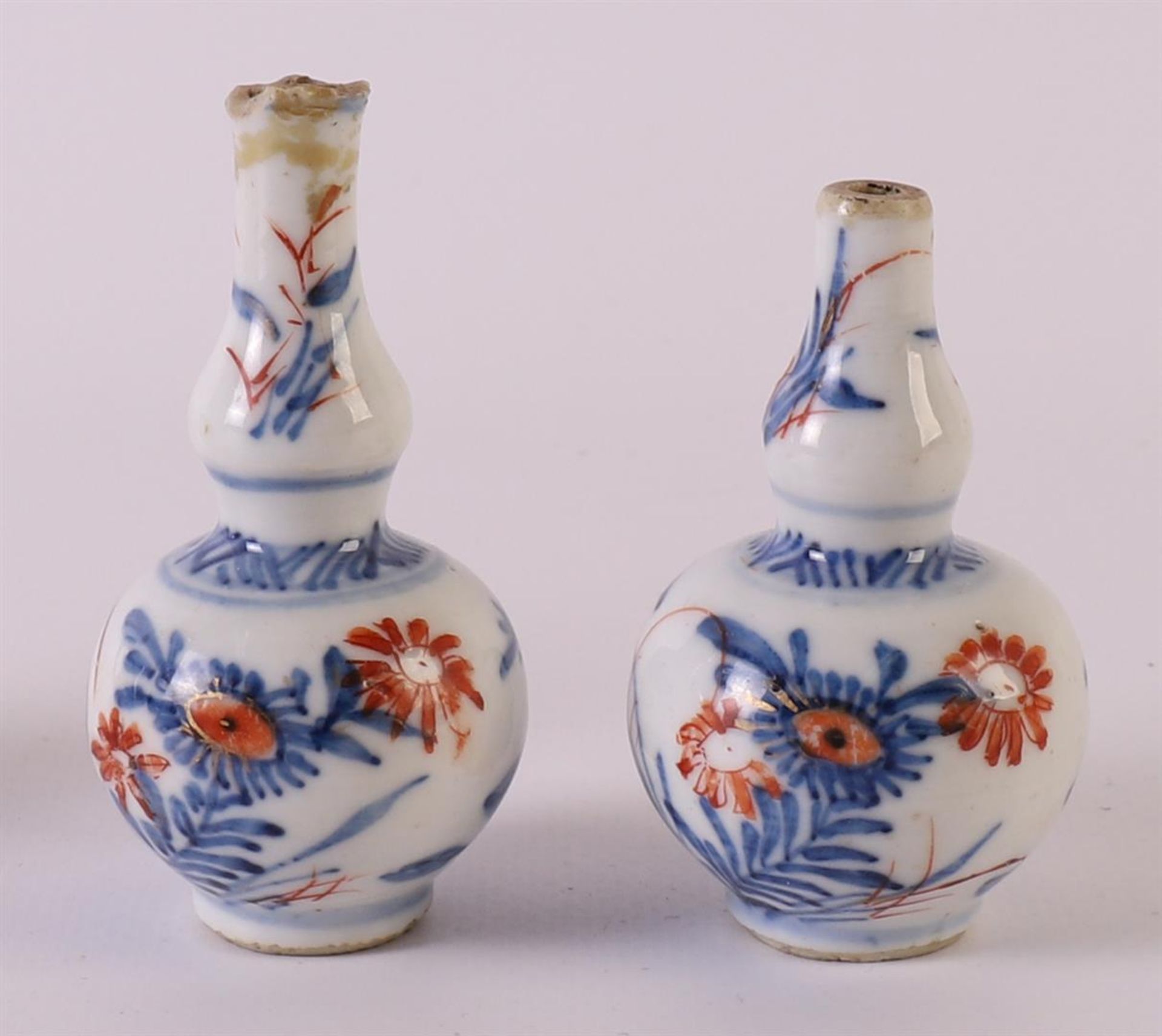 A lot of various etagère porcelain, including Imari and rouge de fer cups, China, including 18th - Bild 4 aus 14