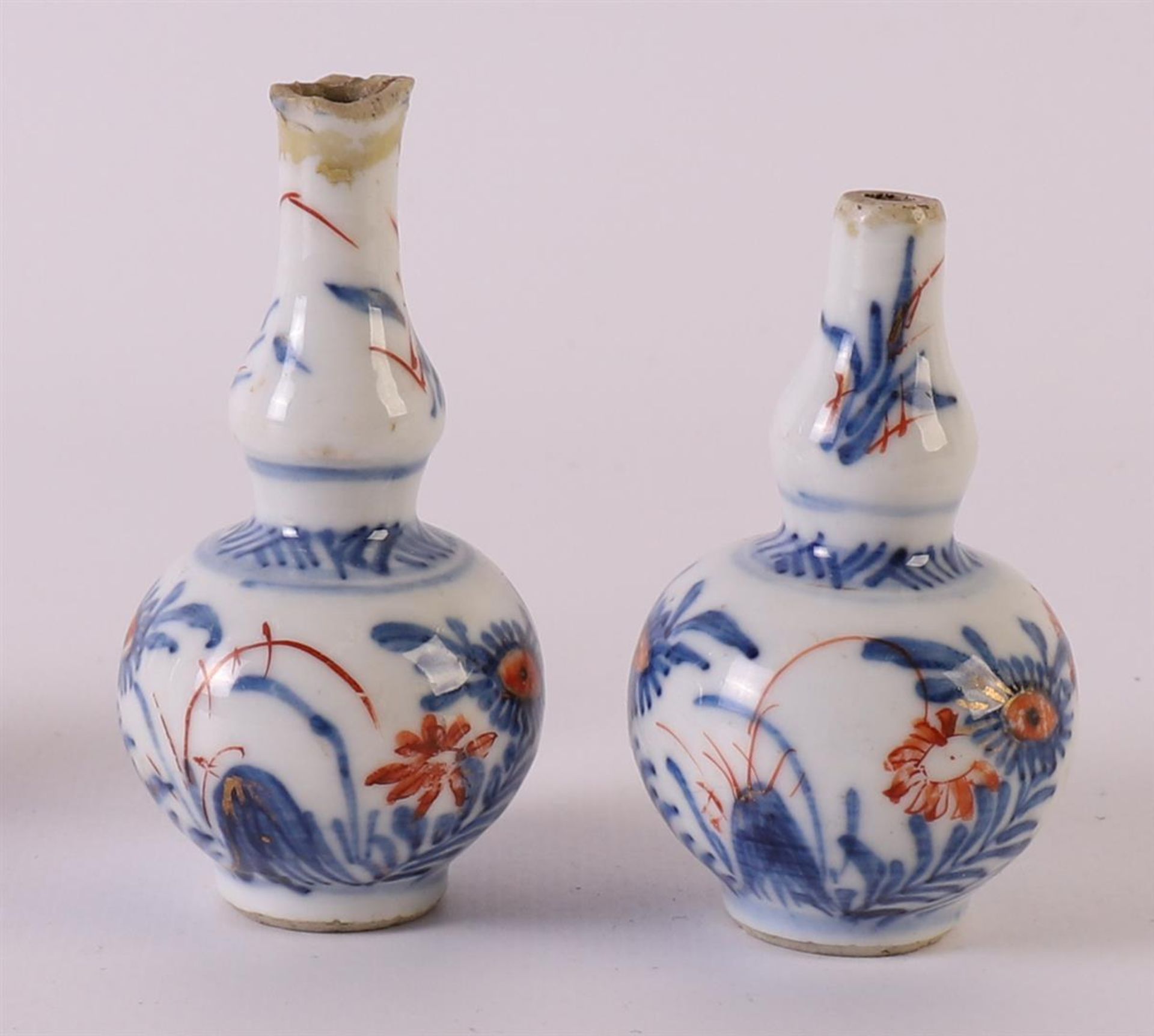 A lot of various etagère porcelain, including Imari and rouge de fer cups, China, including 18th - Bild 3 aus 14