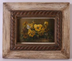 Doedijns, Hendrika Anna (Leeuwarden 1942) "Flower still life with yellow violets", signed bottom
