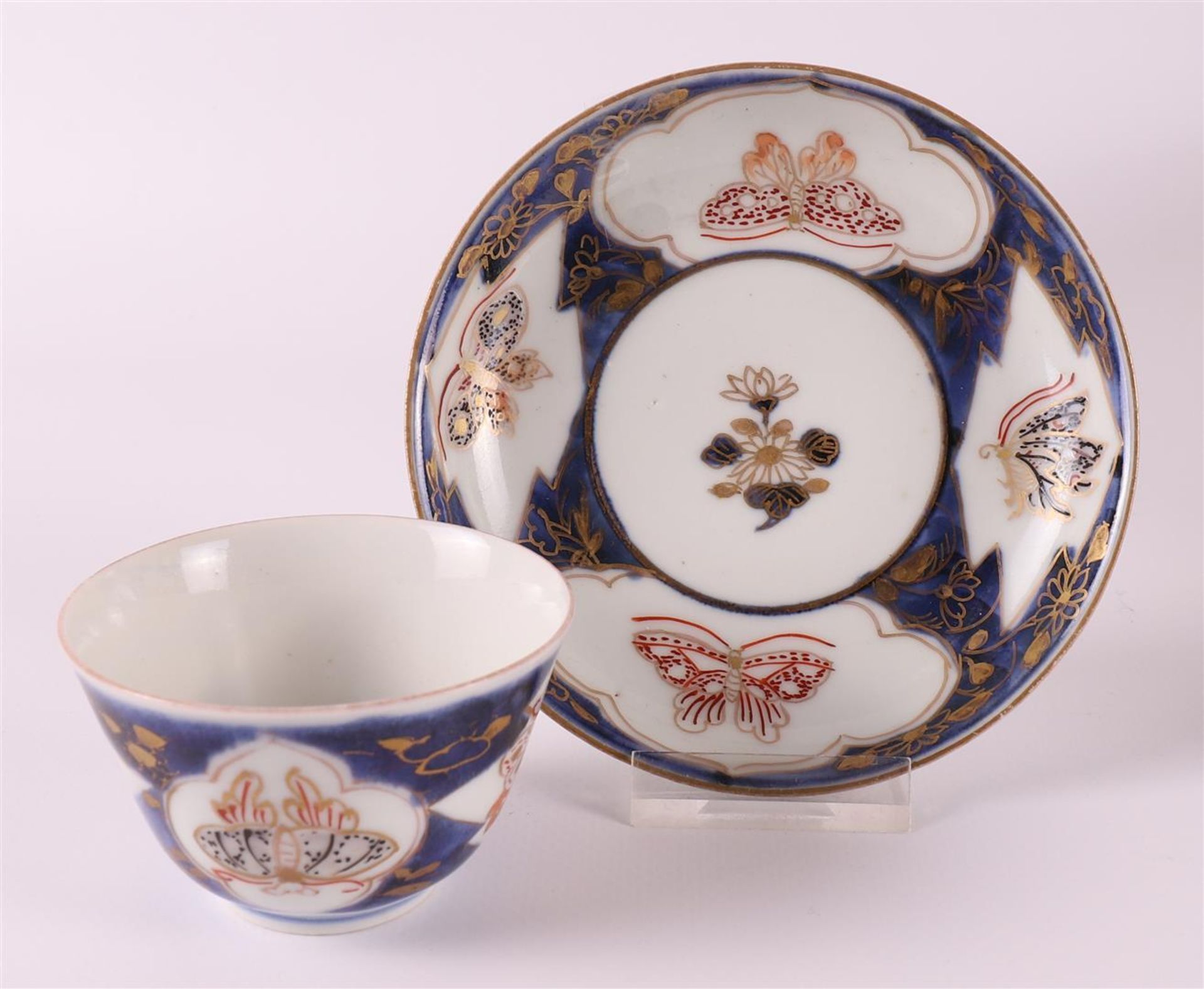 A lot of various Chinese and Japanese porcelain, including Amsterdam furs, 18th/19th century, to. - Image 4 of 22