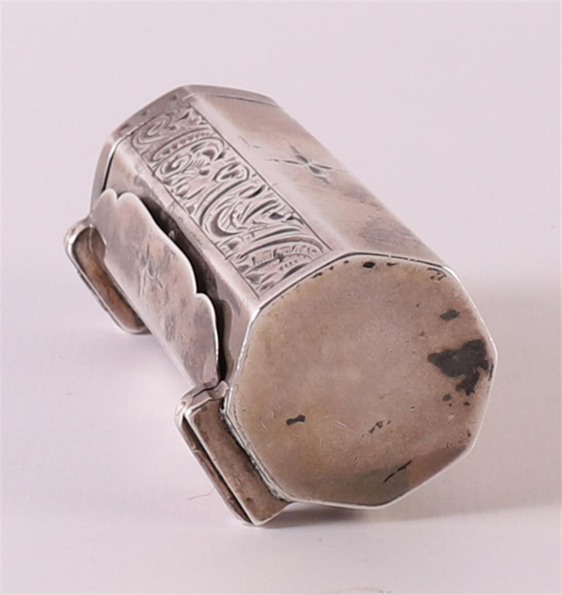 A second grade 835/1000 silver nutmeg grater, Holland 19th century. Master's mark: J.G. Koen (844- - Image 6 of 7