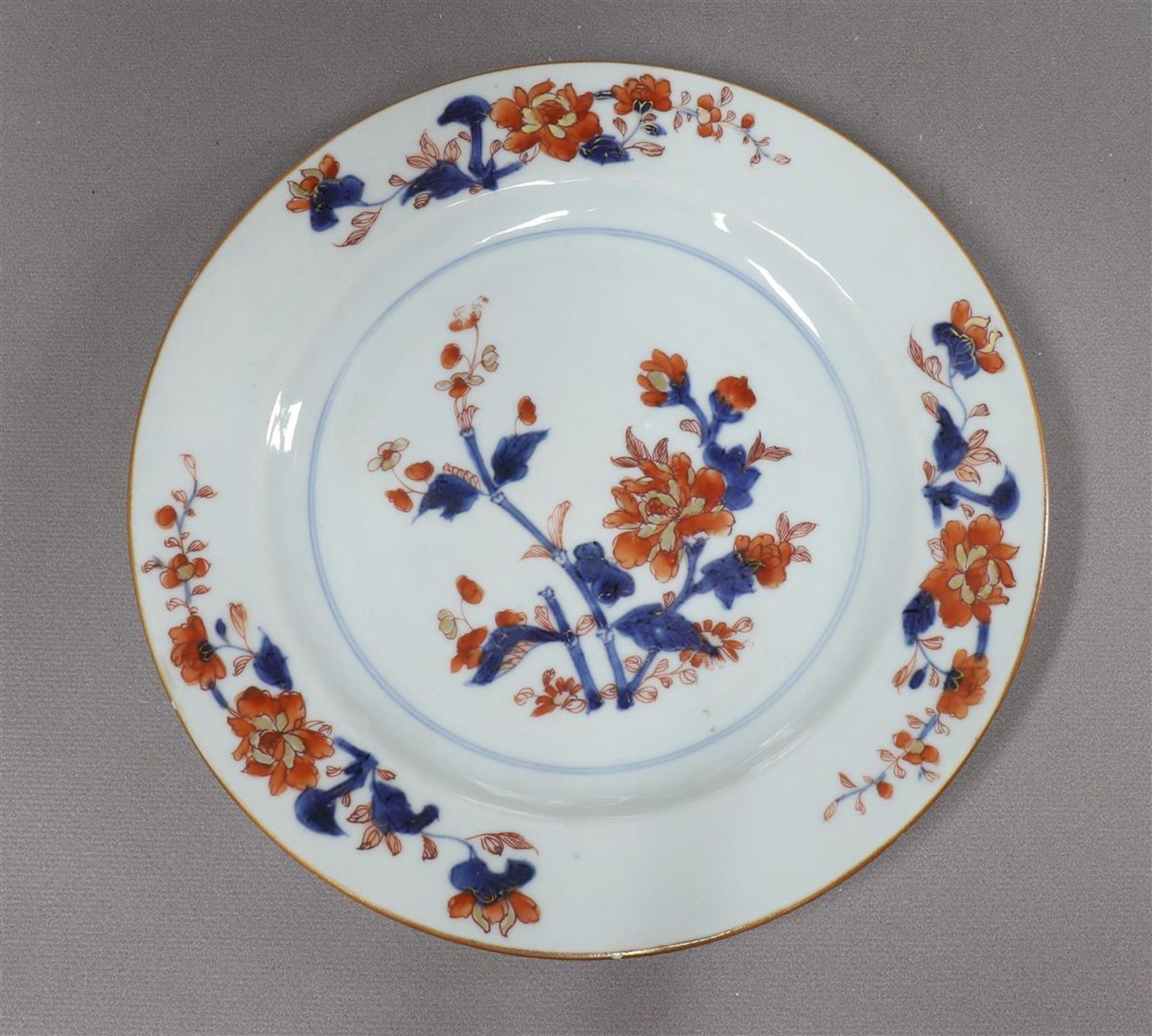 A series of six porcelain Chinese Imari plates, China, Qianlong 18th century. Blue, red, partly gold - Image 2 of 16