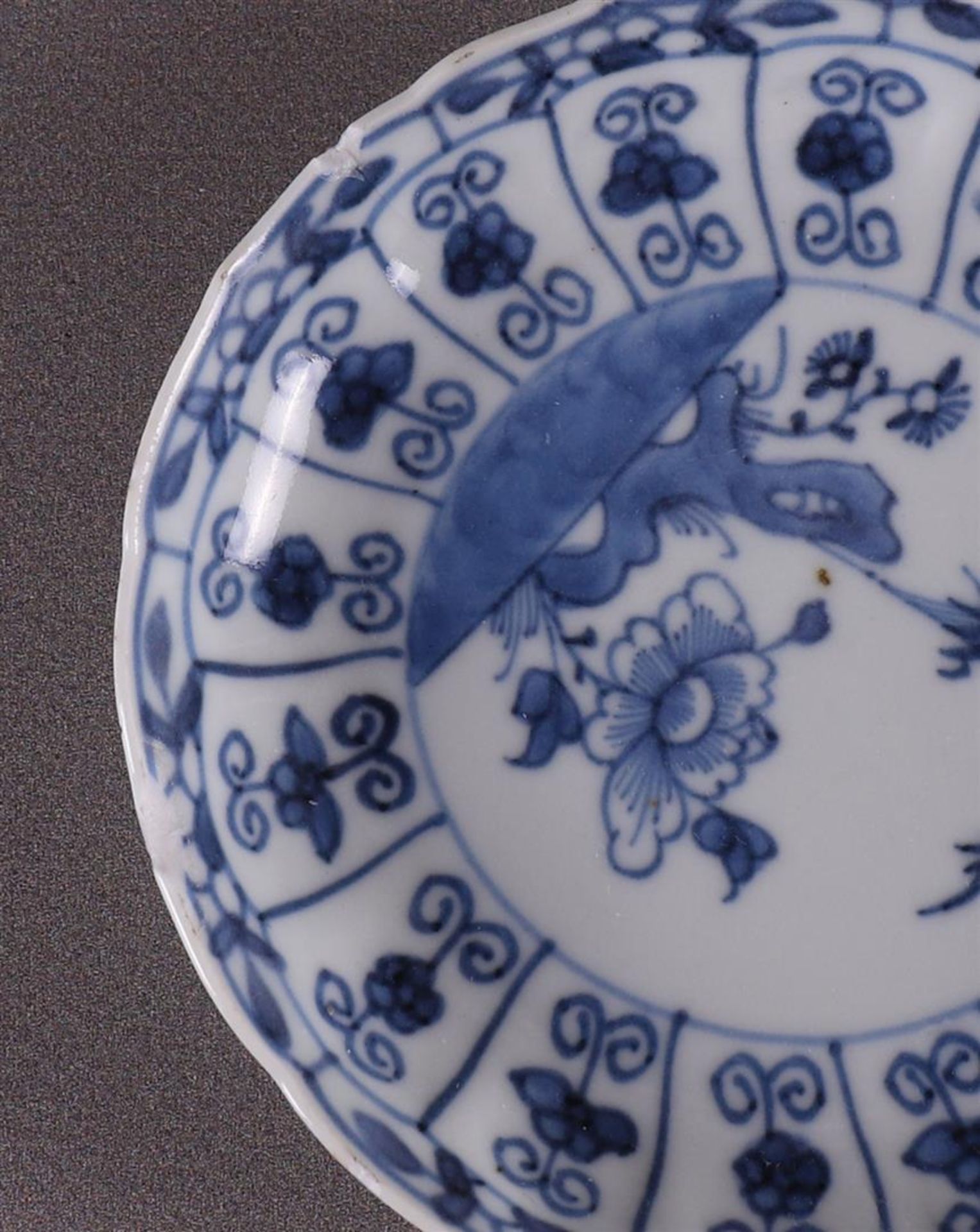 Three blue/white porcelain cups and saucers, China, Kangxi, around 1700. Blue underglaze - Image 7 of 12