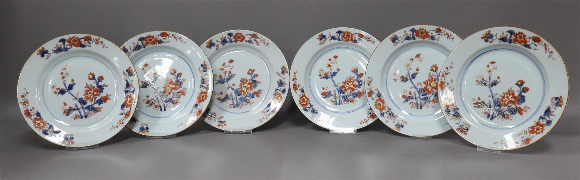 A series of six porcelain Chinese Imari plates, China, Qianlong 18th century. Blue, red, partly gold