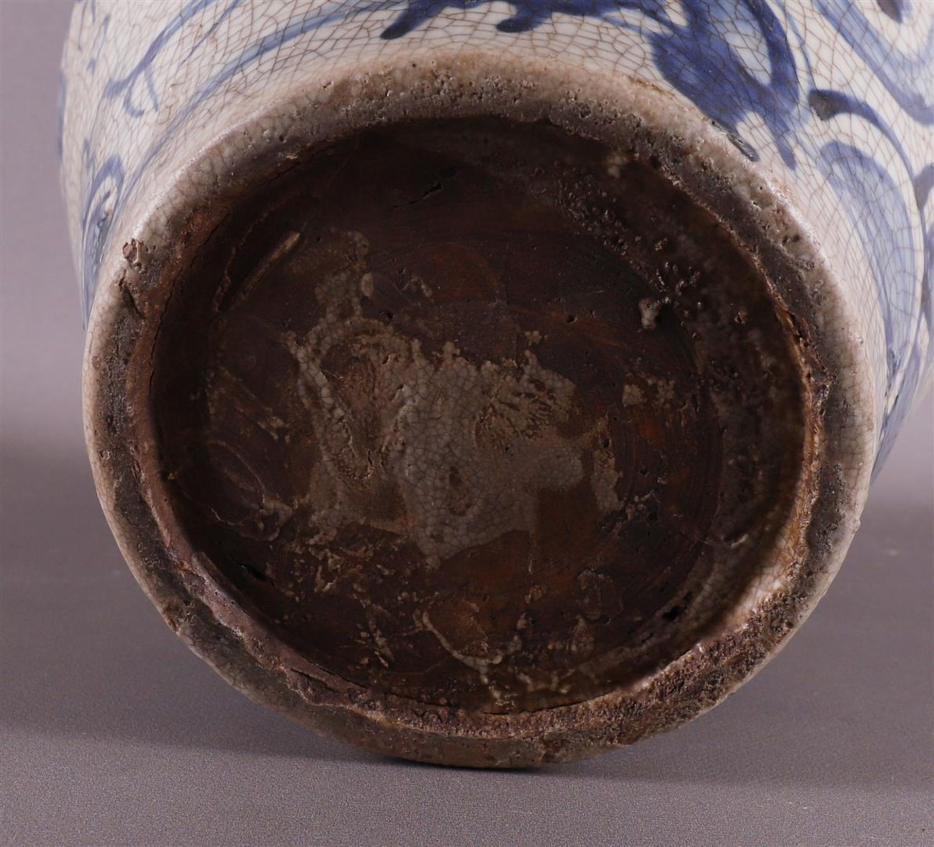 A baluster-shaped Swatow martavan, China, Ming, 16th century. Blue underglaze decor of dragon with - Image 9 of 9