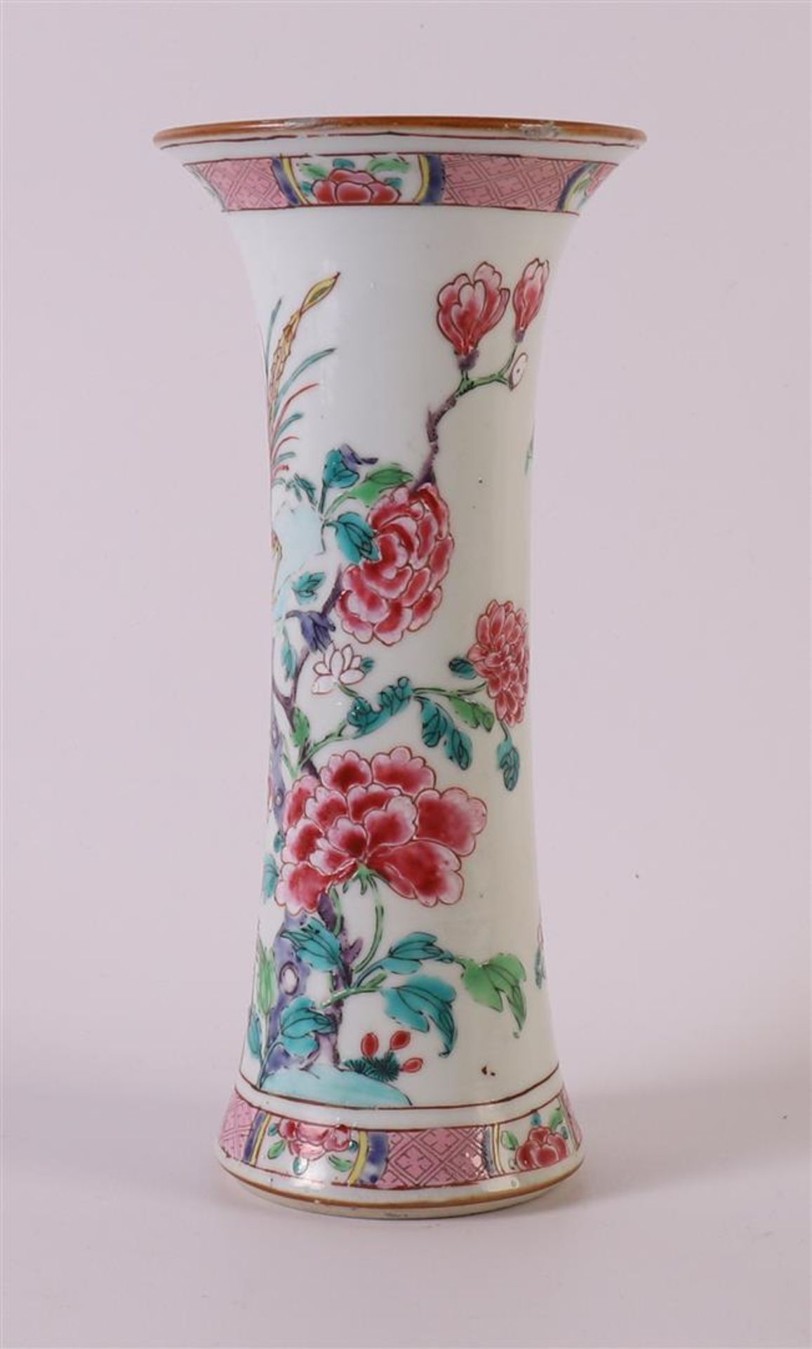 A trumpet-shaped porcelain famille rose vase, China, 18th century. Polychrome decor of birds and - Bild 2 aus 8