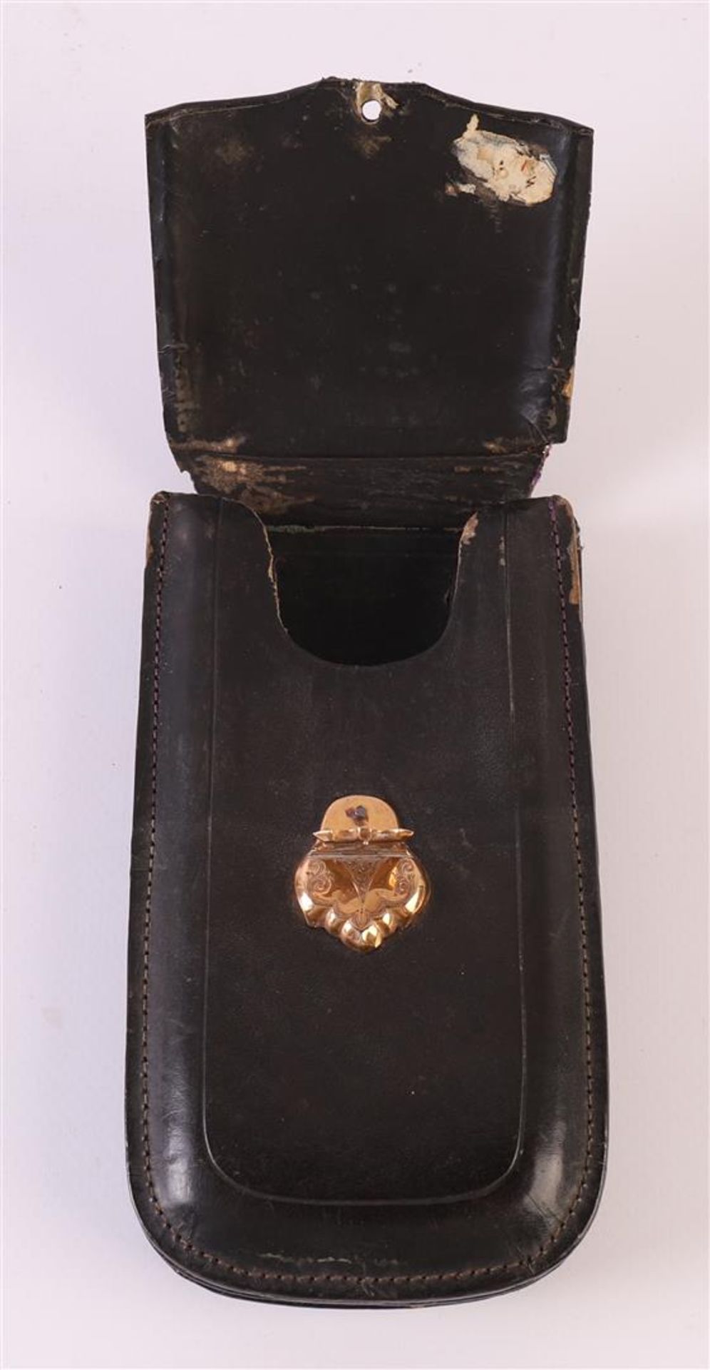 A brown leather cigar case with gold frame, 19th century, l 14.5 x w 8 cm. - Image 2 of 4