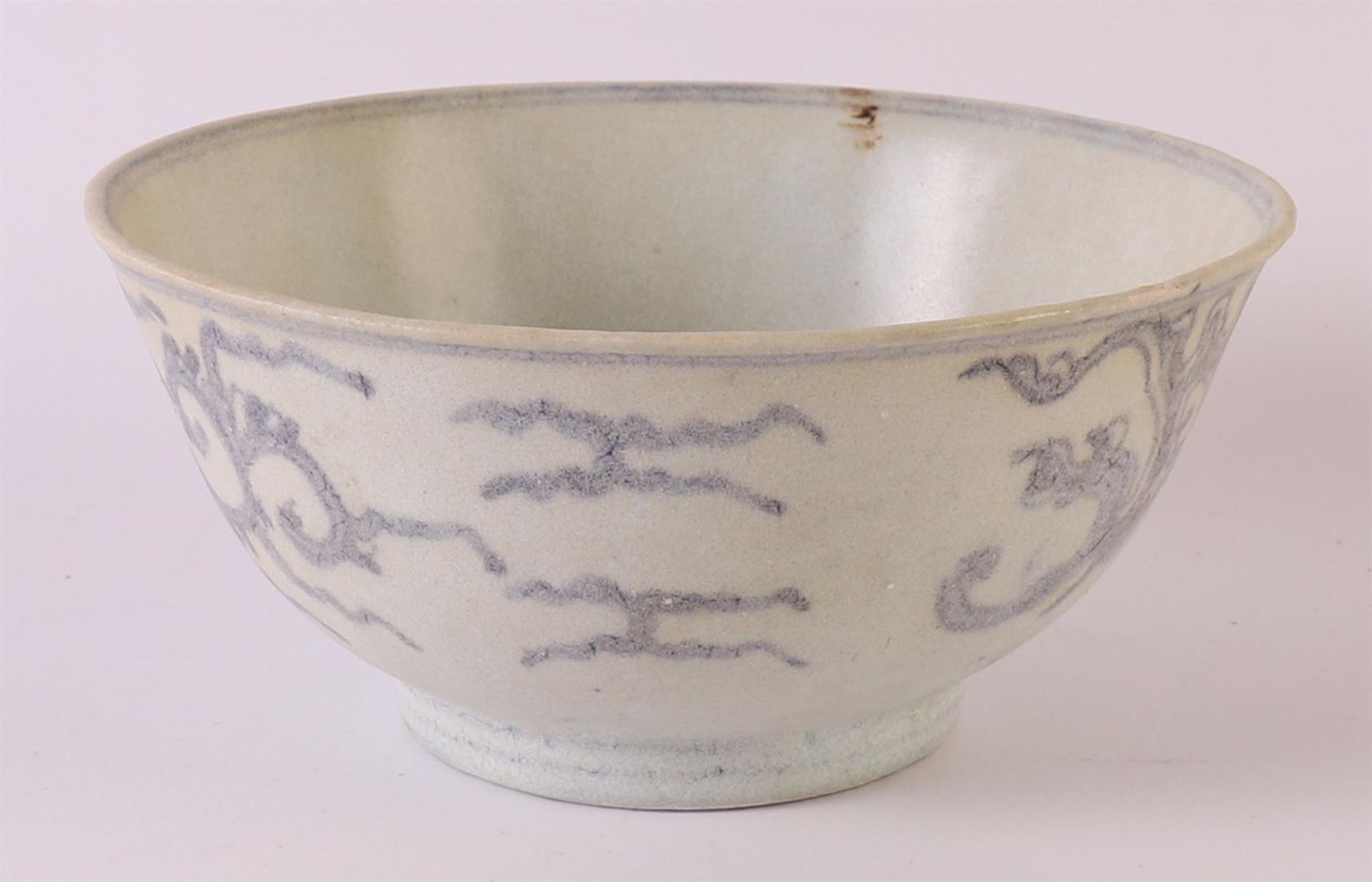 A blue/white porcelain bowl on stand ring, China, Diana Cargo, around 1800. Blue underglaze decor of - Bild 2 aus 6