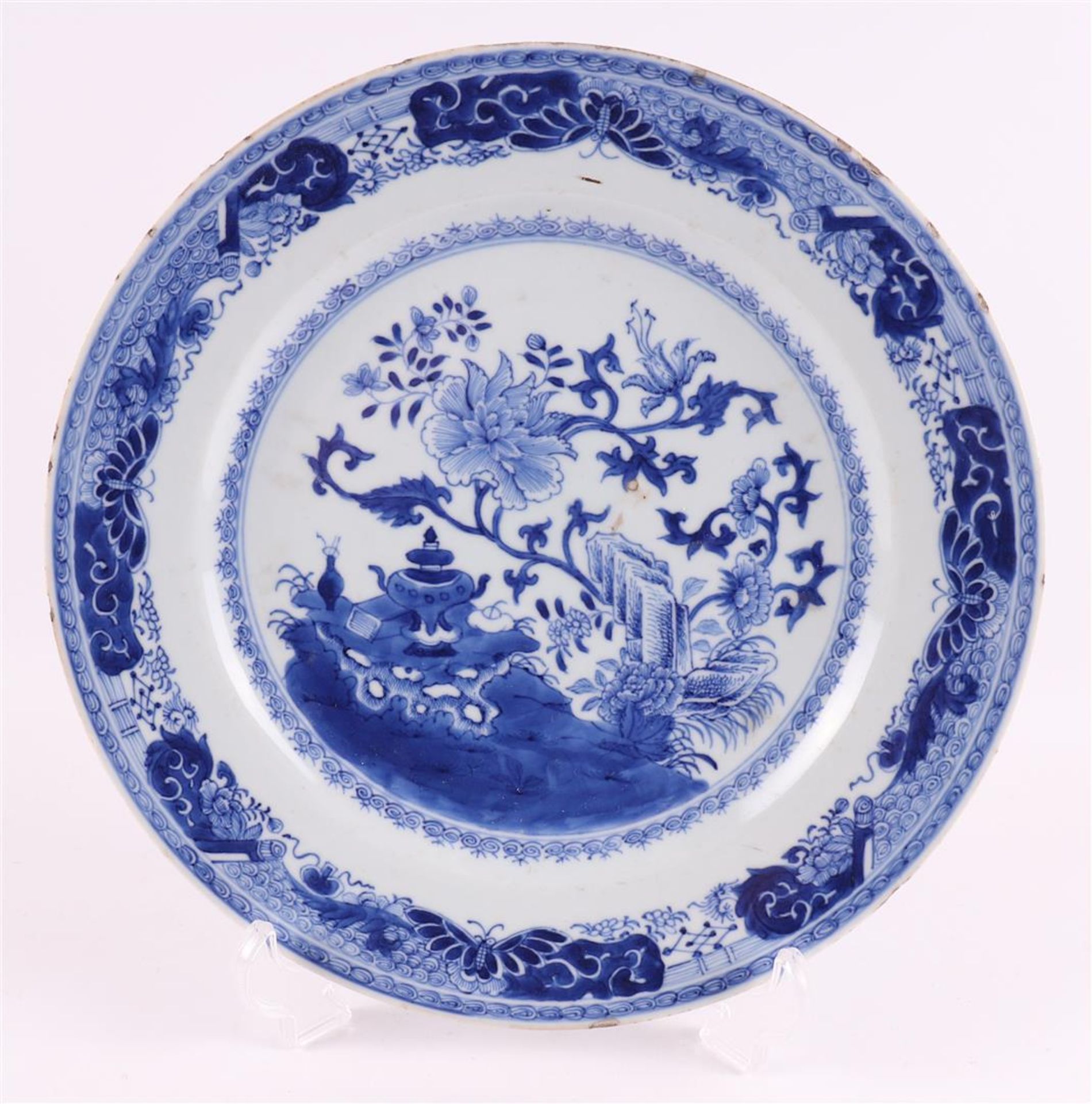 A blue/white porcelain double plate, China, Qianlong, 1st half 18th century.