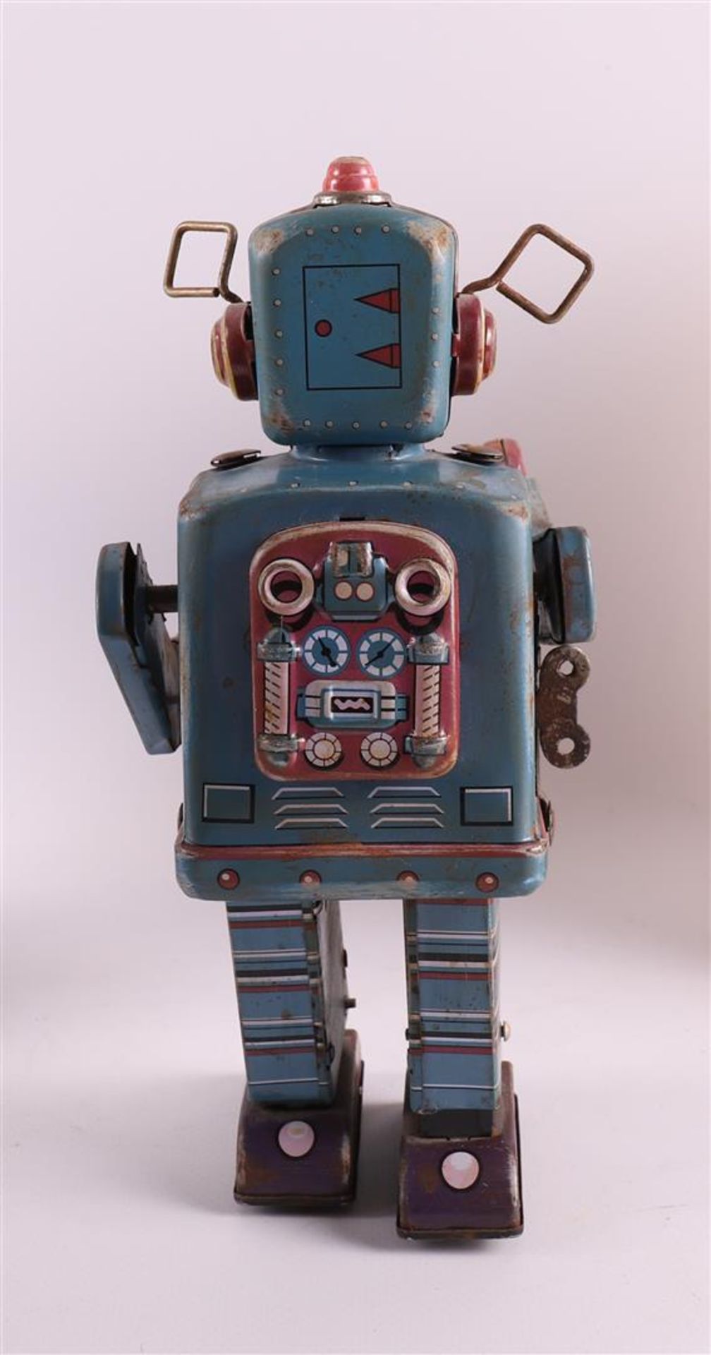 Four various toy robots, including in original box, including from the 70s. - Image 5 of 5