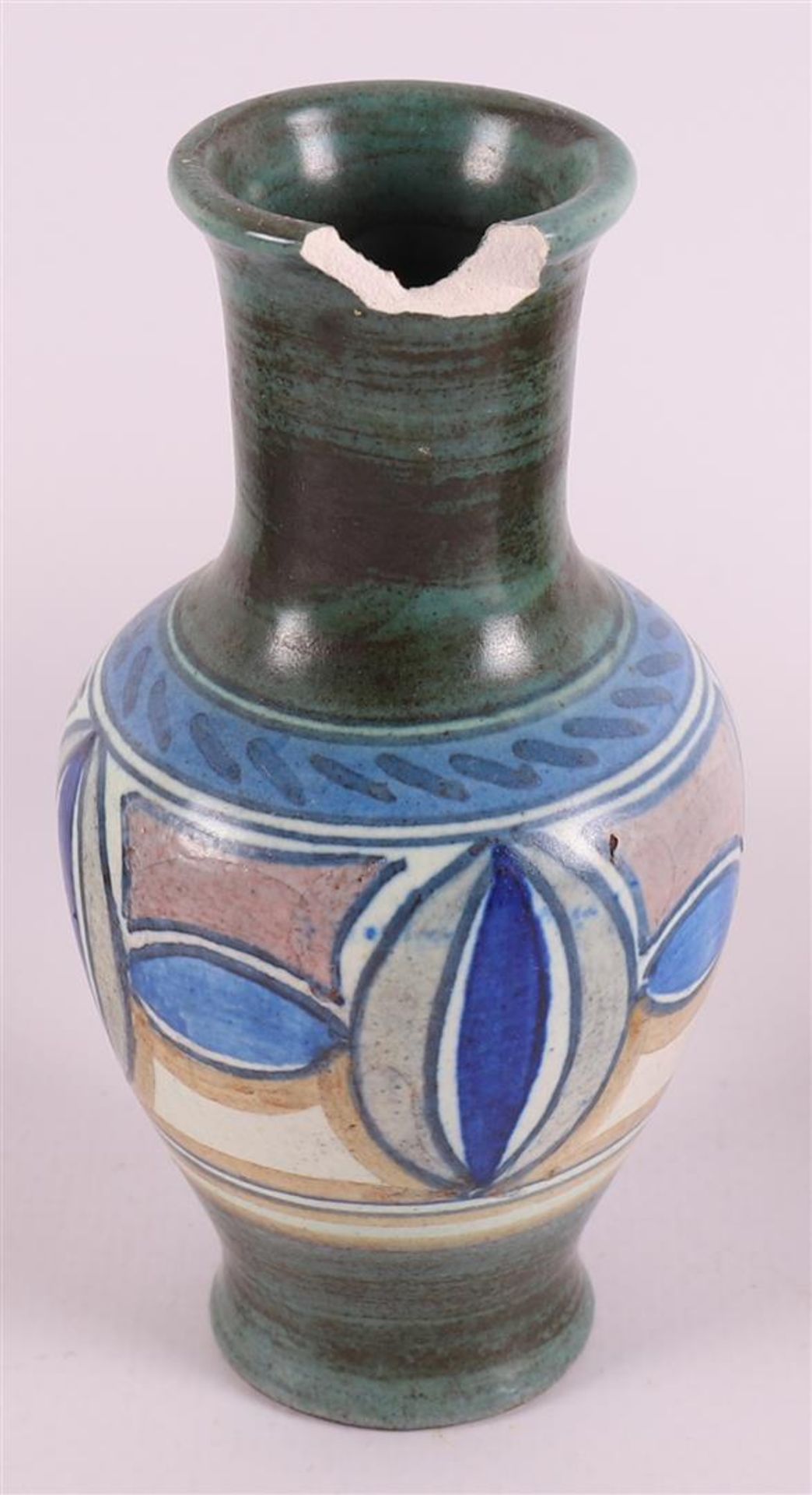 A lot of various pottery vases, including South Holland, ca. 1930 - Image 7 of 11