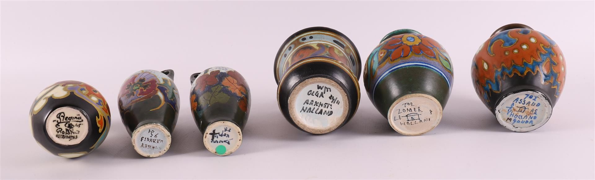 A lot of various pottery vases, including South Holland, ca. 1930 - Image 5 of 11