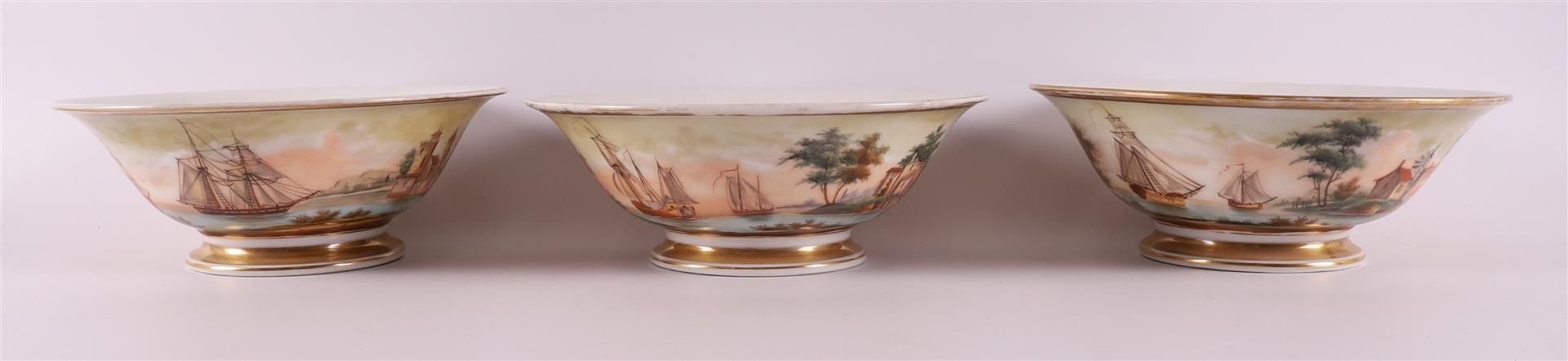 A series of three porcelain bowls, 19th century. - Image 4 of 7