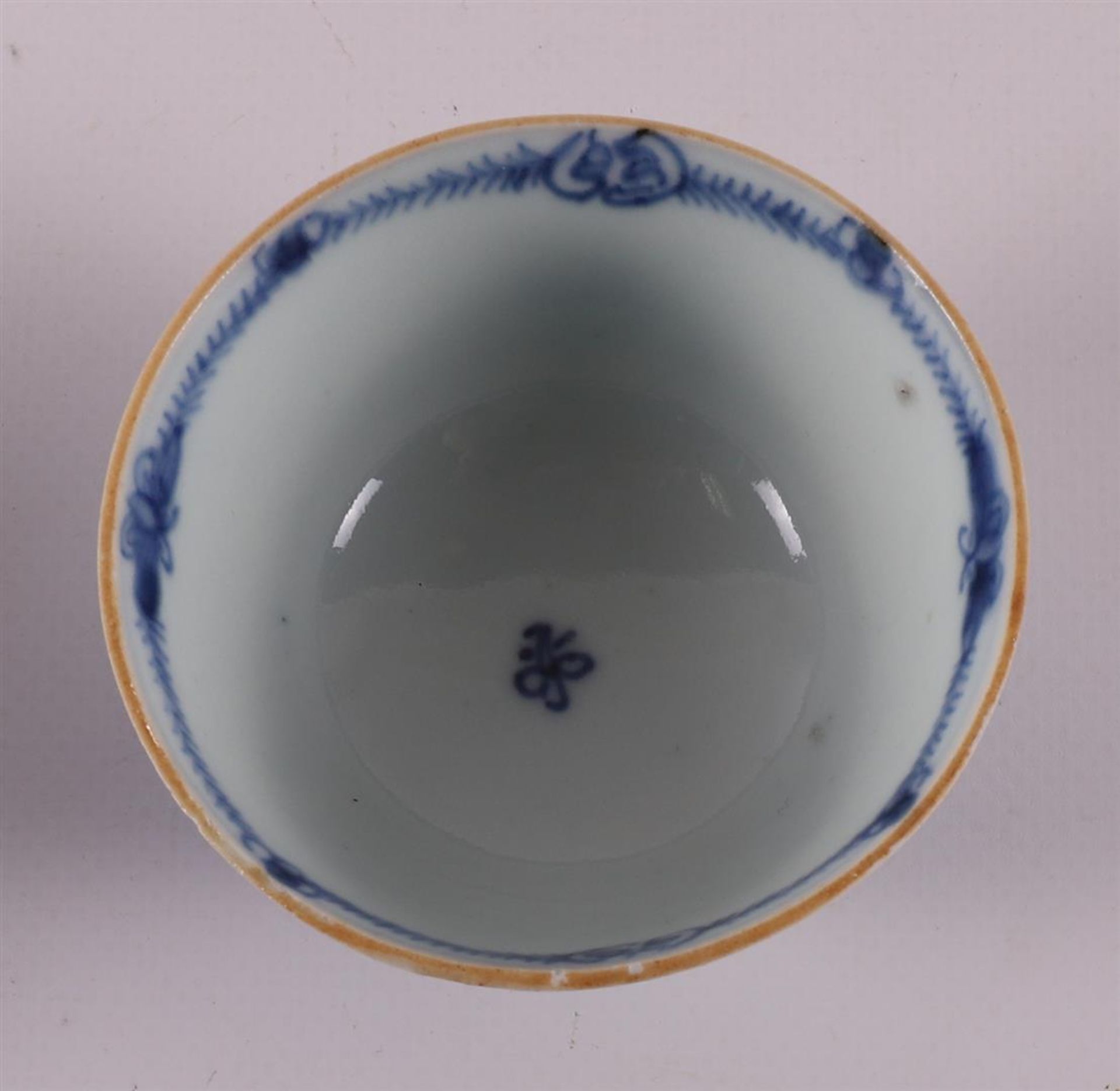 Six blue/white porcelain cups and saucers, China, Qianlong, 18th century. - Image 18 of 20