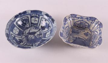 A blue/white porcelain contoured bowl on a stand, China, 17th/18th C.
