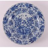 A blue/white porcelain contoured dish, China, Kangxi, around 1700