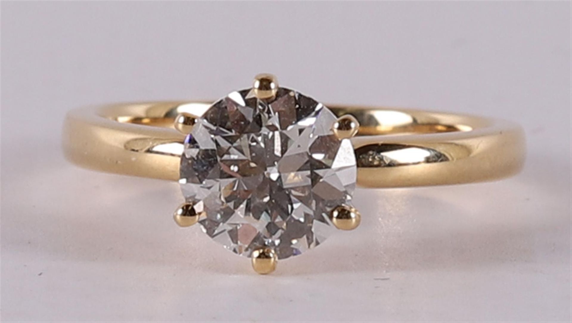 An 18 kt yellow gold women's ring, set with 1.63 crt brilliant cut diamonds. - Image 3 of 6