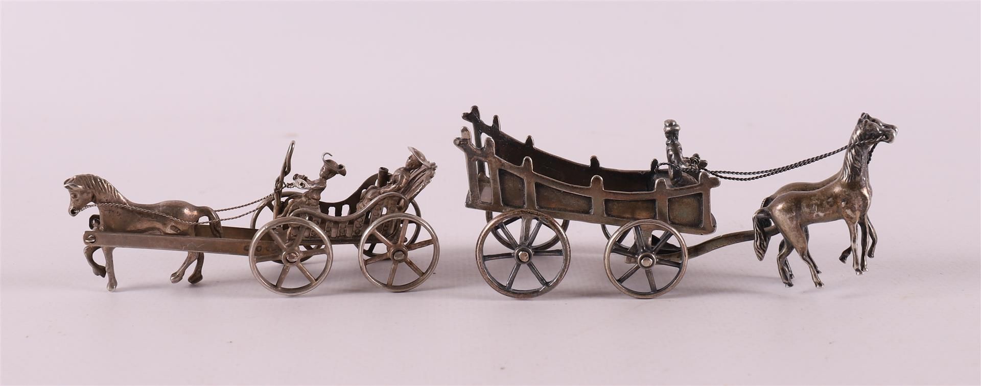 Etagere silver. A horse with hay wagon + carriage with one horse, 20th century - Image 2 of 3