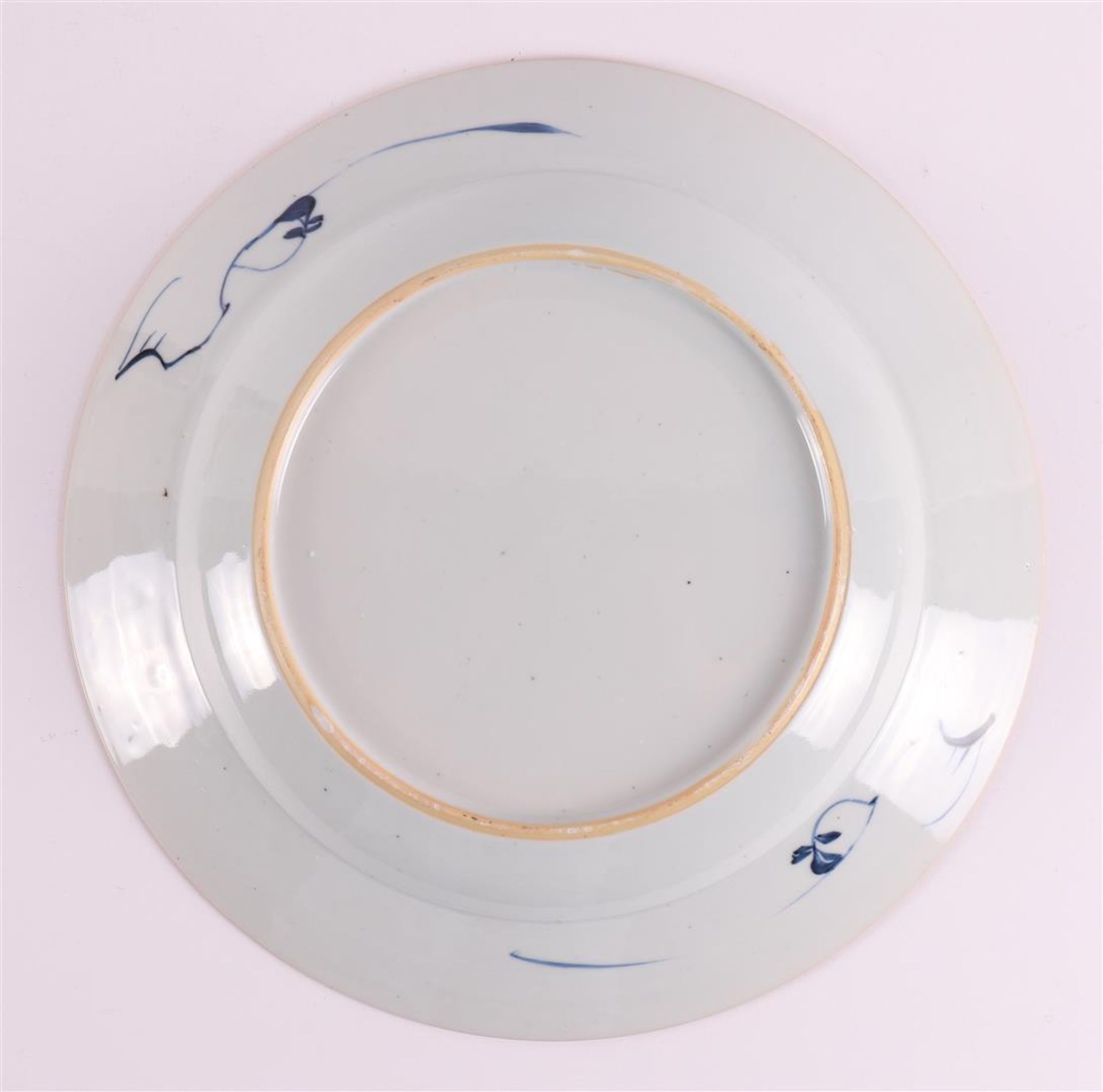 A blue/white porcelain 'cock dish', China, Qianlong 18th century. - Image 3 of 3