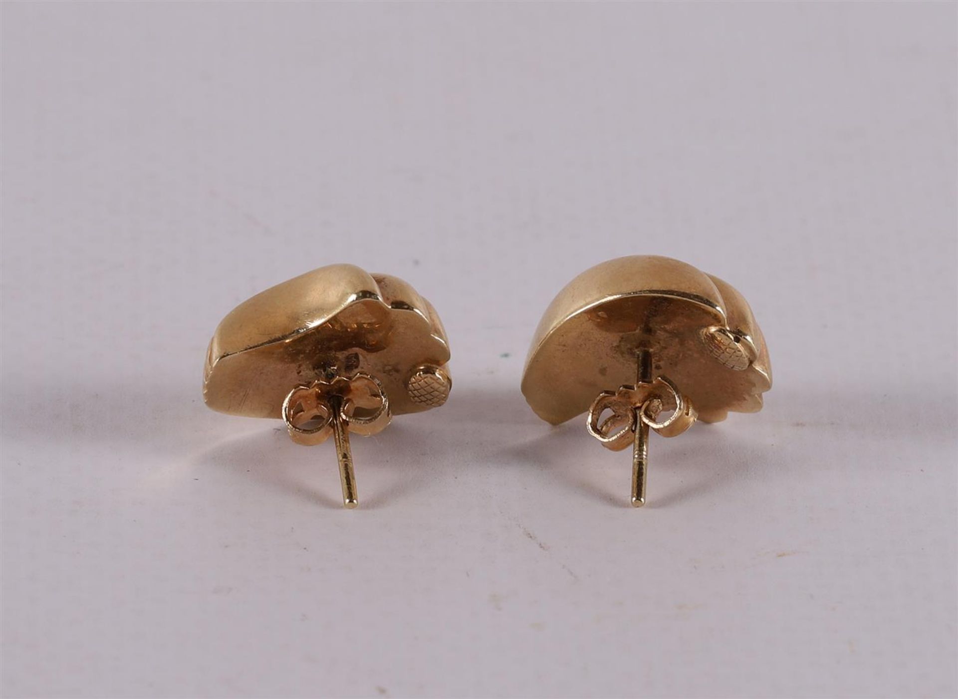 A pair of 14 kt 585/1000 yellow gold fan-shaped earrings. - Bild 2 aus 2