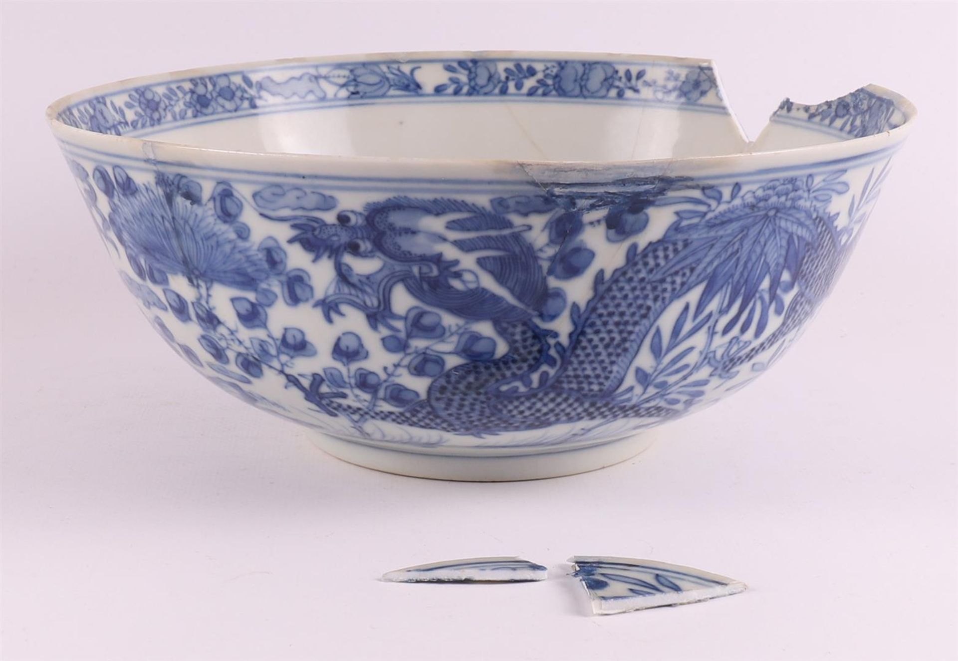 A lot of various Chinese porcelain bowls, China, 18th century - Image 5 of 25