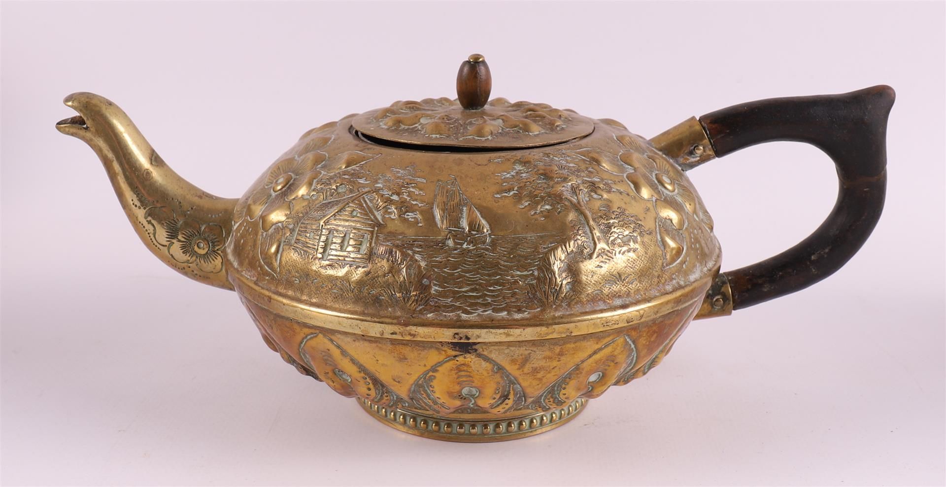 A lot of various copperware, Frisian copper art, including Klaas Dijkstra, 20th 