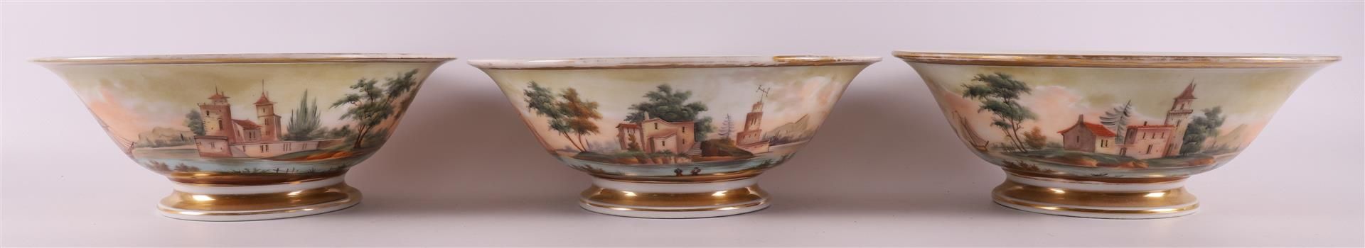 A series of three porcelain bowls, 19th century.