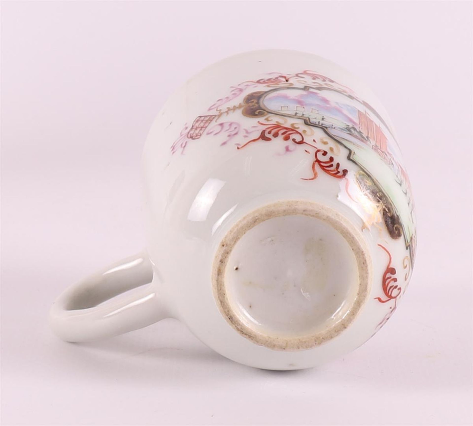 A porcelain Chine de Commande cup and saucer, China, Qianlong 18th century. - Bild 11 aus 17