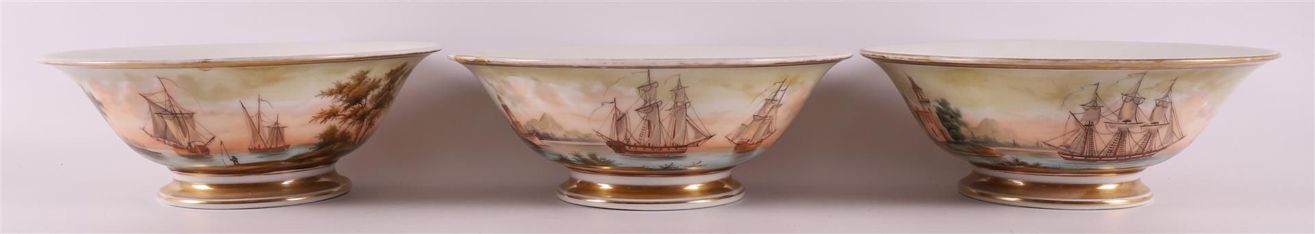A series of three porcelain bowls, 19th century. - Image 2 of 7