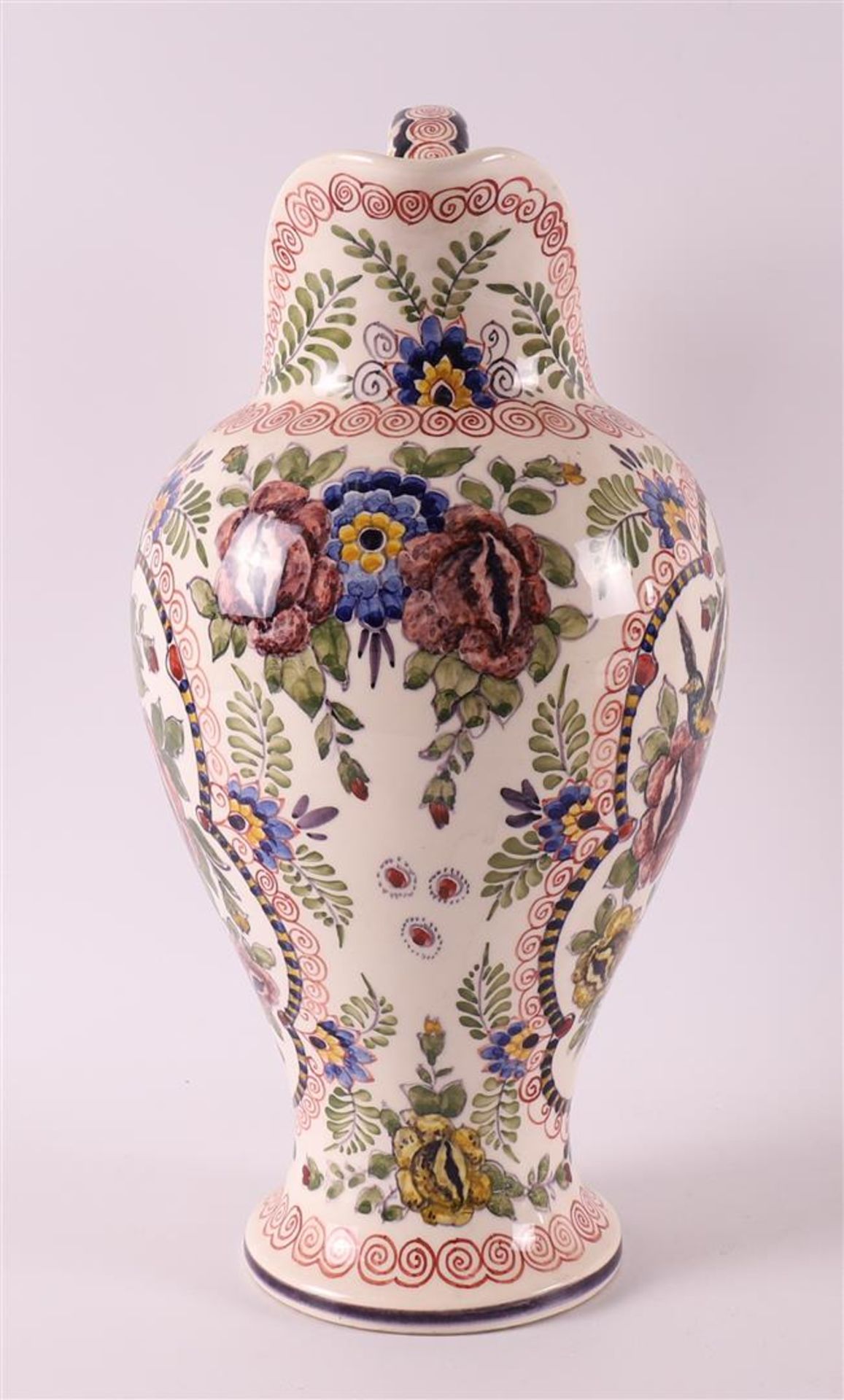 A polychrome earthenware shaving basin, Holland, Makkum, 20th century - Bild 5 aus 8