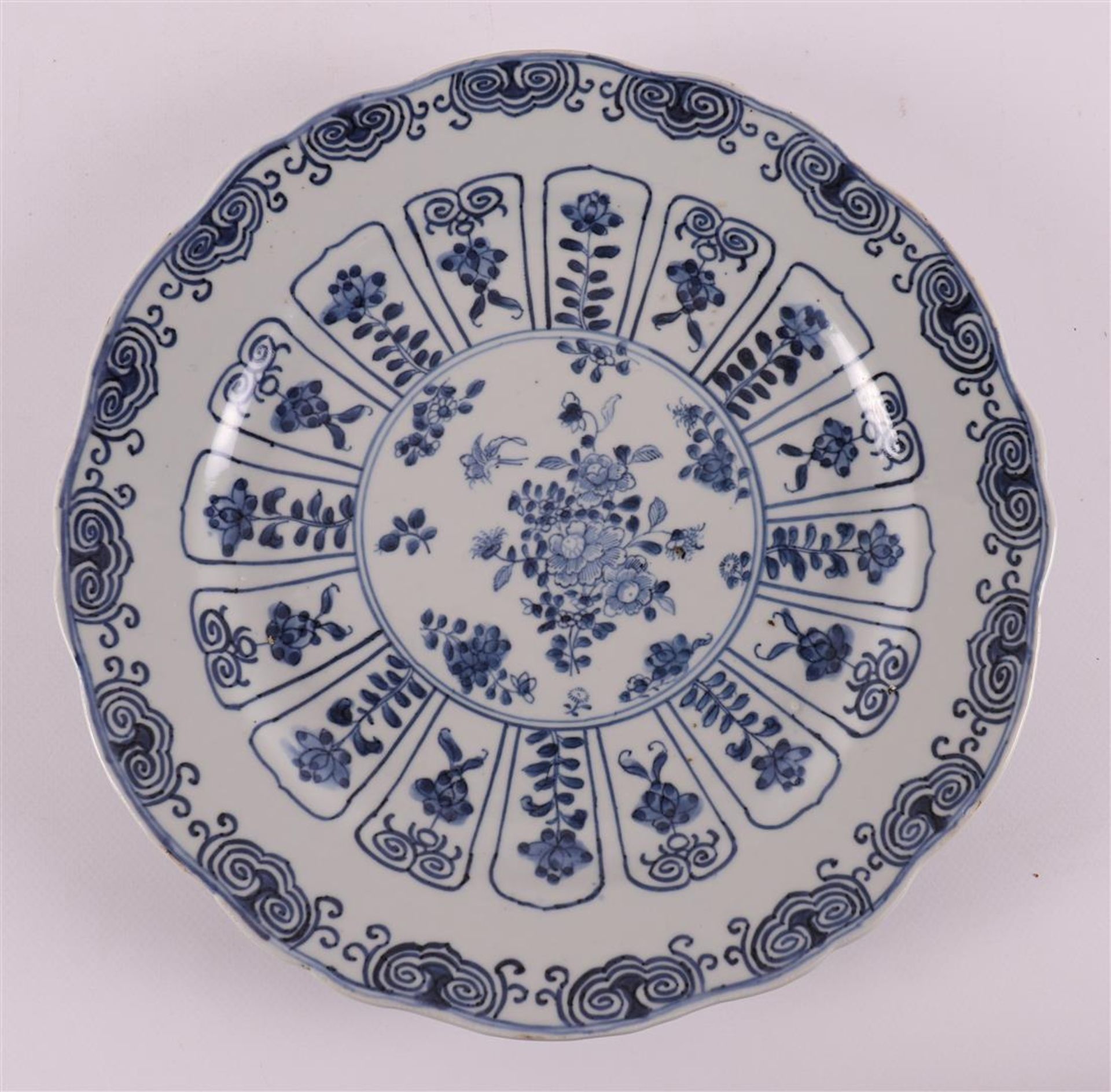 A set of blue/white porcelain plates, China, 18th/19th century. - Image 4 of 5