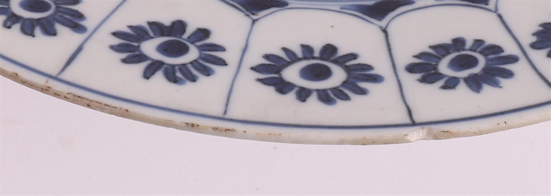 A set of blue/white porcelain plates, China, Kangxi, around 1700. - Bild 8 aus 11