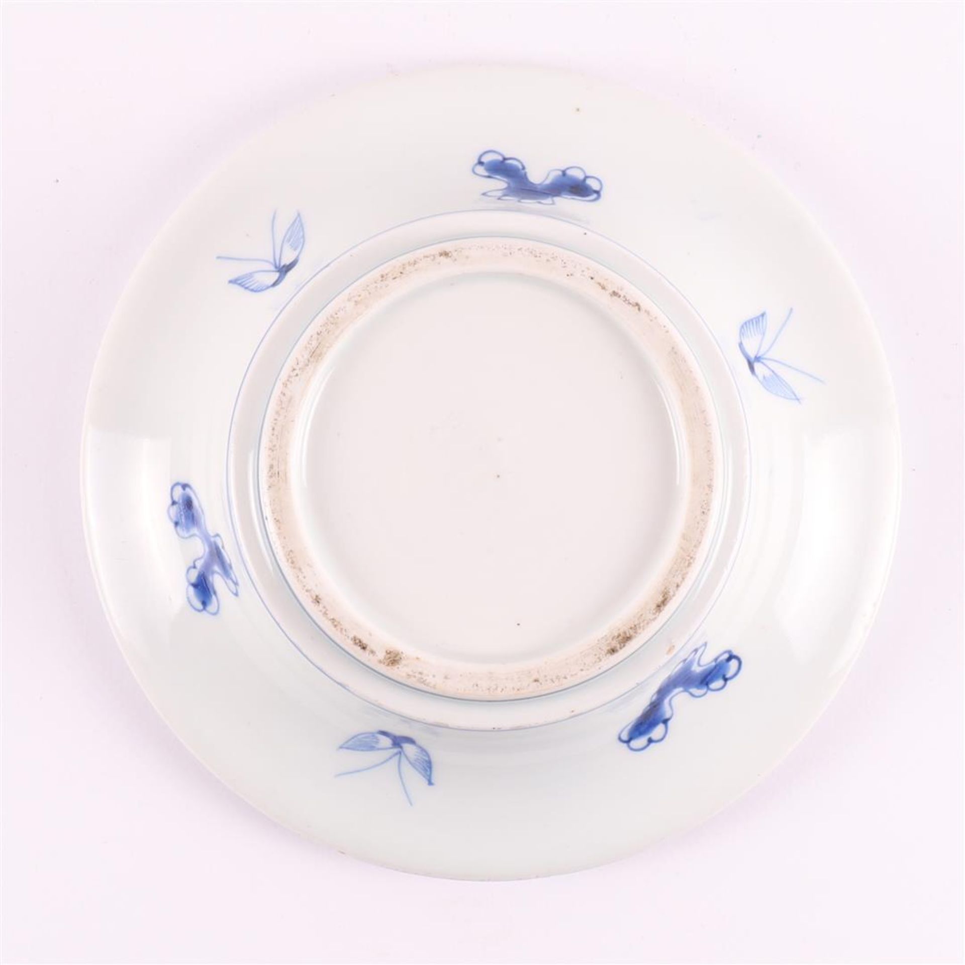 A blue/white porcelain lidded bowl, Japan, 19th century. - Image 5 of 6