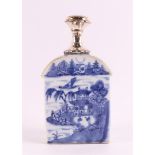 A blue/white porcelain tea caddy with silver mount, China, Qianlong 18th century