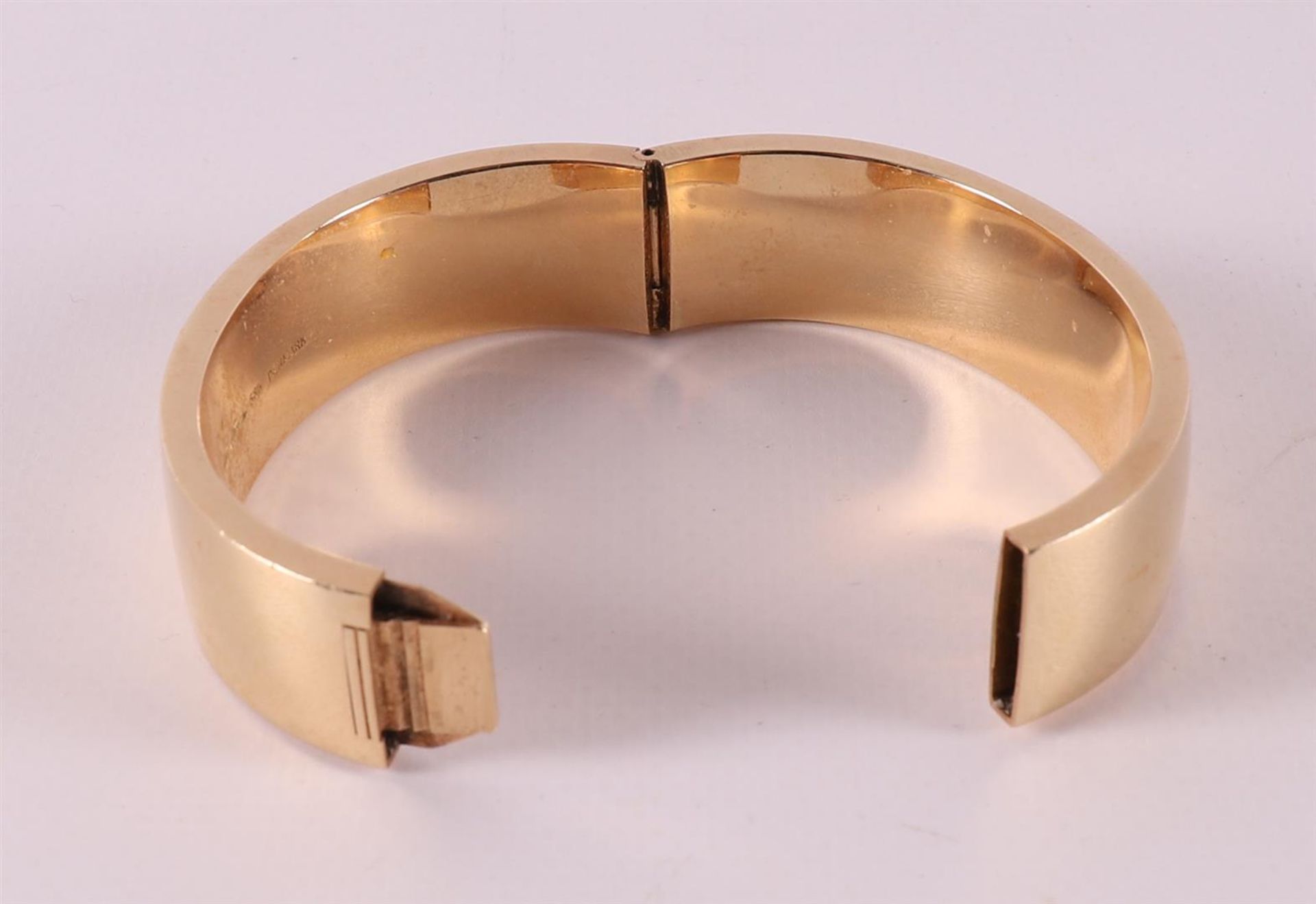 A 14 kt yellow gold Scandinavian vintage design bracelet, signed Hans Hansen. - Image 4 of 4