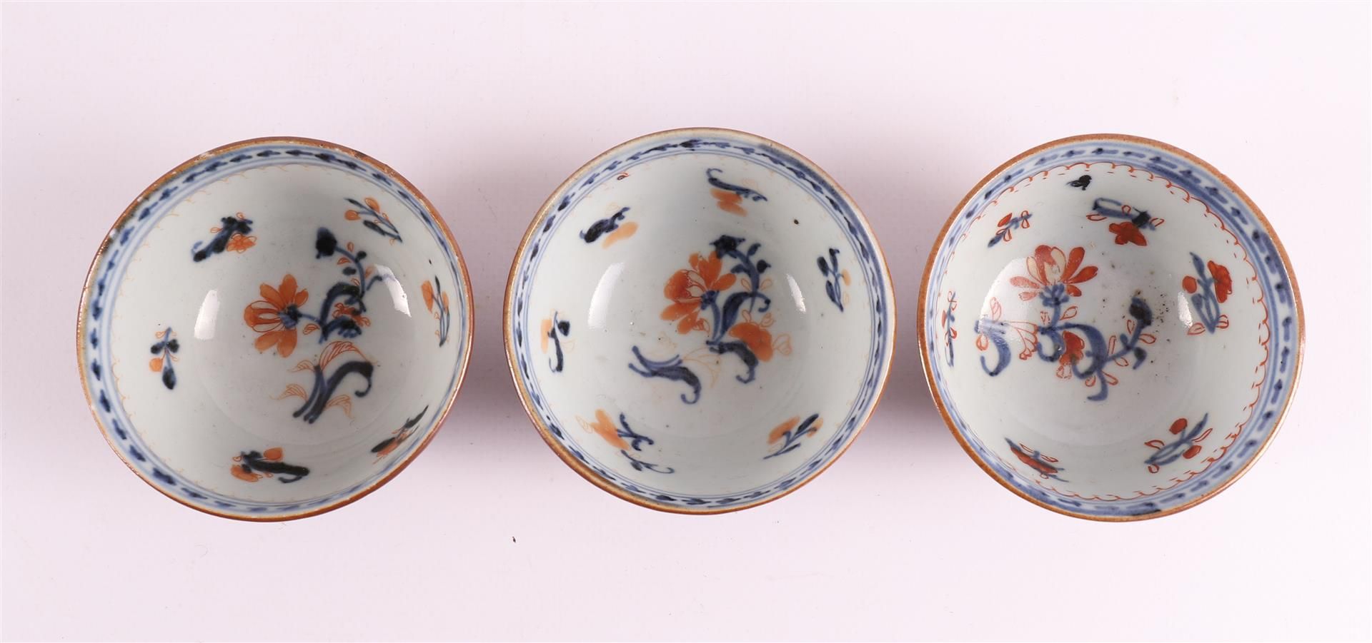 Various Chinese Imari porcelain cups and saucers, so-called Batavia ware, China - Image 12 of 16