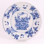 A blue/white porcelain deep plate, China, Kangxi, around 1700.